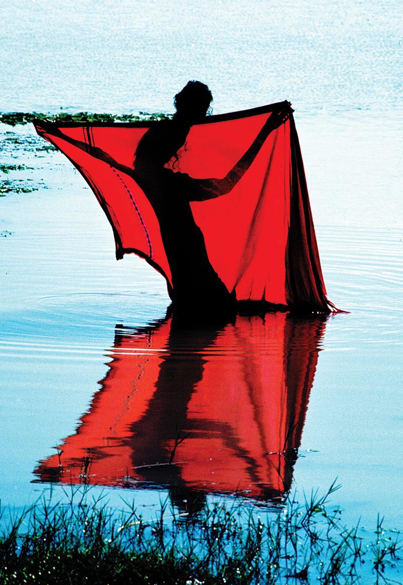 1960_094_India-woman-in-river-red-sari-BEST.jpg