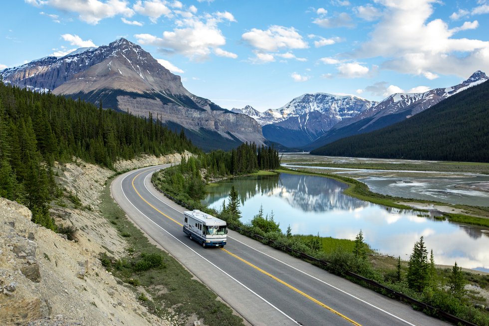 Icefields Parkway_Credit Parks Canada_Roger Gruys.jpg