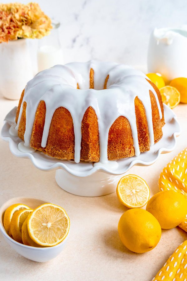 Lemon Bundt Cake 1-5C.jpg